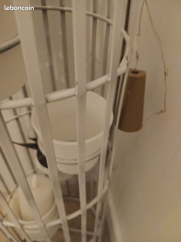 cage lanterne décorative 16,5x69cm en métal, blanche, pour 5 bougies (image 2)