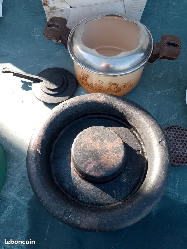 Service à fondue Aubecq pied en fonte caquelon en email decor Chaume avec 4 raviers gris (image 6)