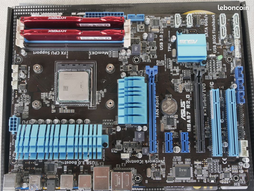 Carte mère ASUS M5A97 EVO R2.0 avec processeur, barrettes mémoires, ventirad (image 4)
