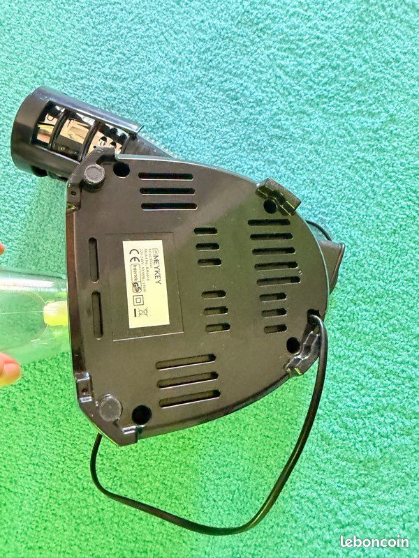 Robot râpe / trancheur électrique Meykey avec accessoire (image 3)
