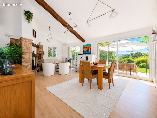 Villa 7 pièces 218 m²