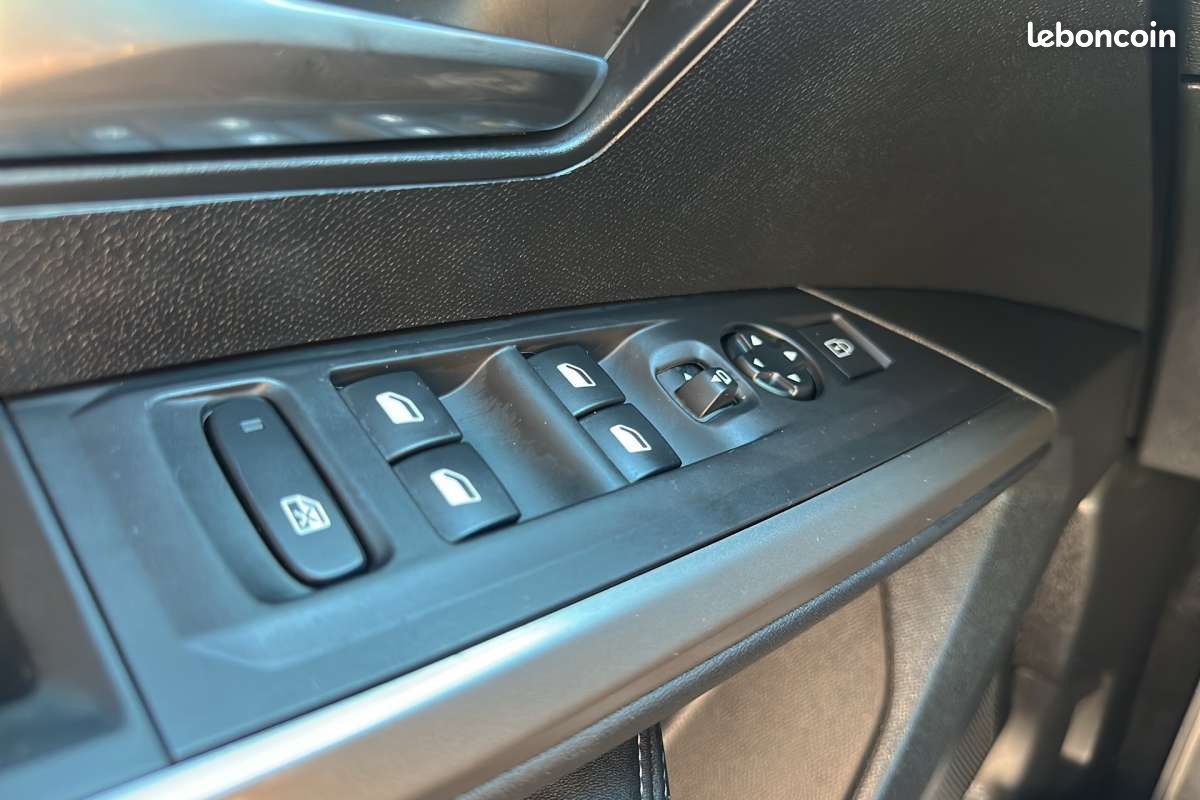 Peugeot 5008 HYBRID 145 E-DCS6 ALLURE PLUS -36% (image 12)