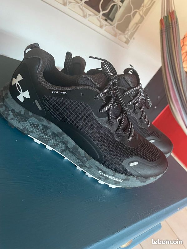 Chaussures sport neuves Under Armour (image 2)