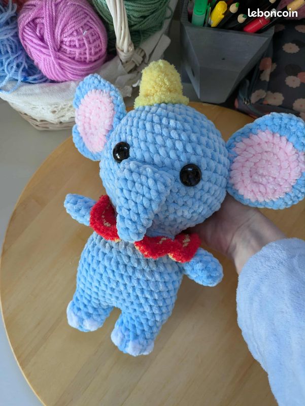 Dumbo éléphant doudou très doux, en peluche fait main au crochet, amigurumi, neuf 24 cm (image 10)