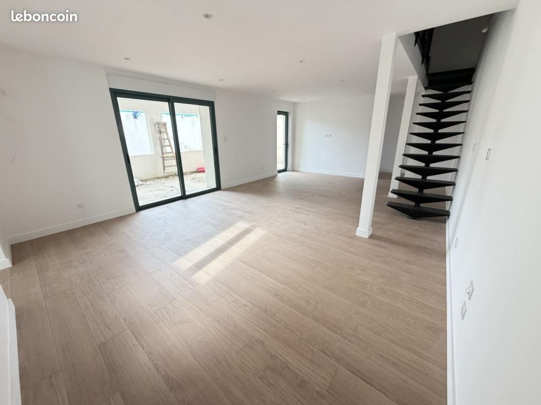 Appartement 5 pièces 110 m² · à Saint-Paul-de-Varax · 110 m² · 302 000 €