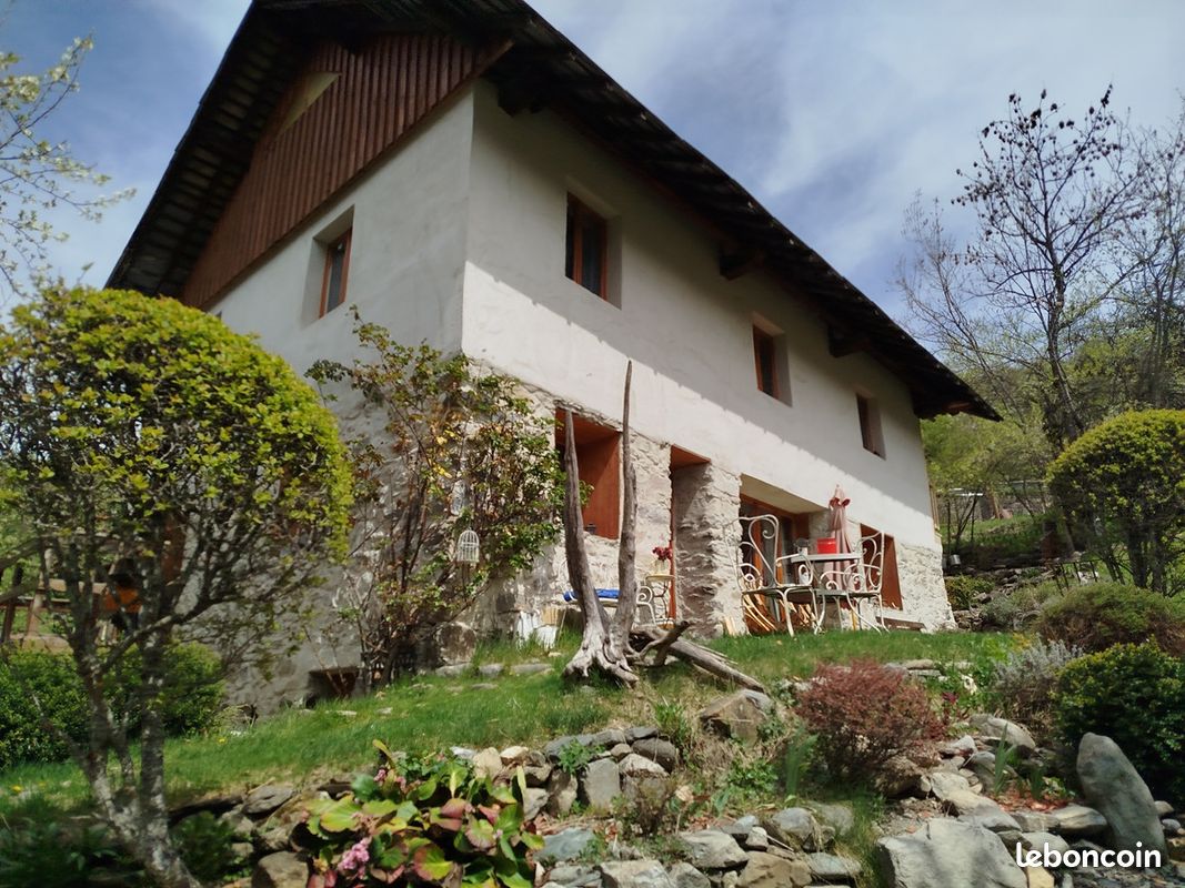 Maison 7 pièces 198 m² · à Saint-Jean-de-Maurienne · 198 m² · 515 000 €