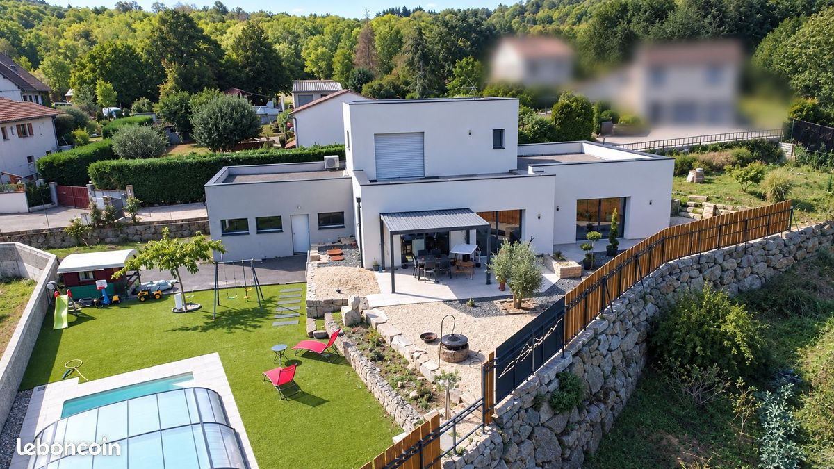 Maison 6 pièces 145 m² · à Sayat · 145 m² · 490 000 €