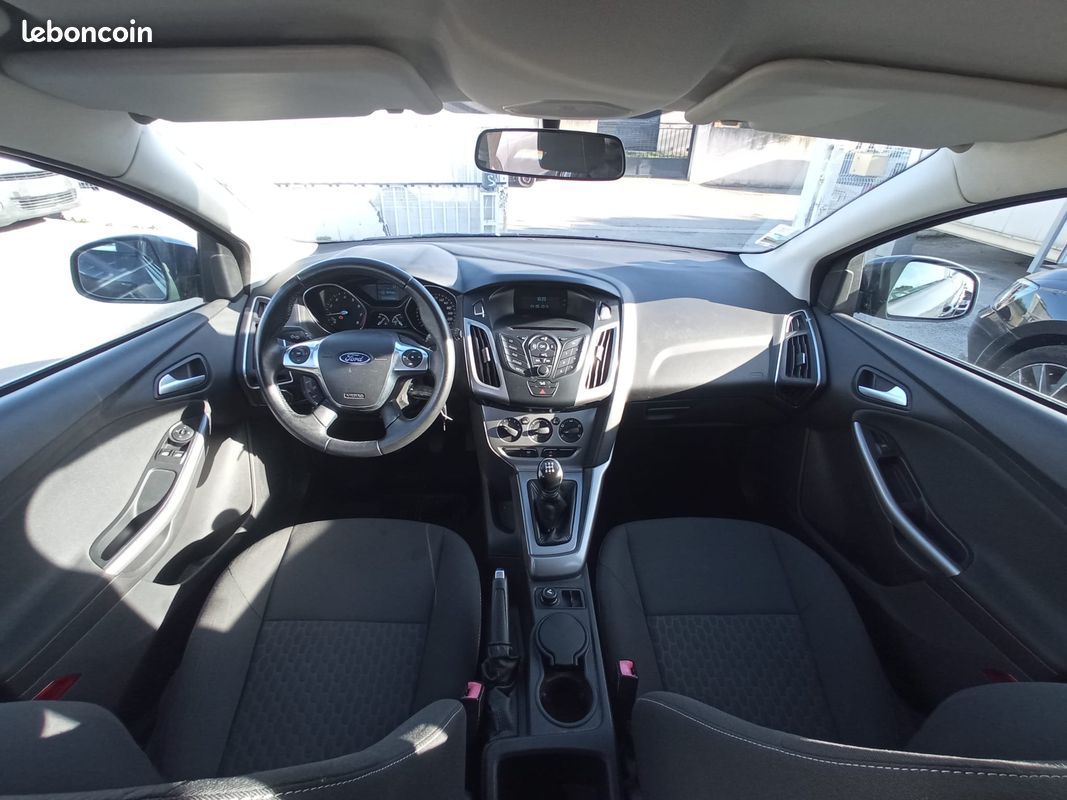 FORD Focus 3 / 1.0 SCTi 12V EcoBoost 100 cv *Finition édition /2éme Main / Suivi d’entretien complet/ GARANTIE 12 MOIS OFFERTE (image 3)