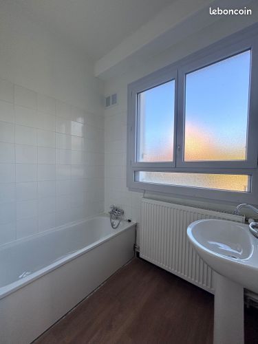 Appartement 3 pièces 56 m² · à Saint-Amand-Montrond · 56 m² · 488 €/mois
