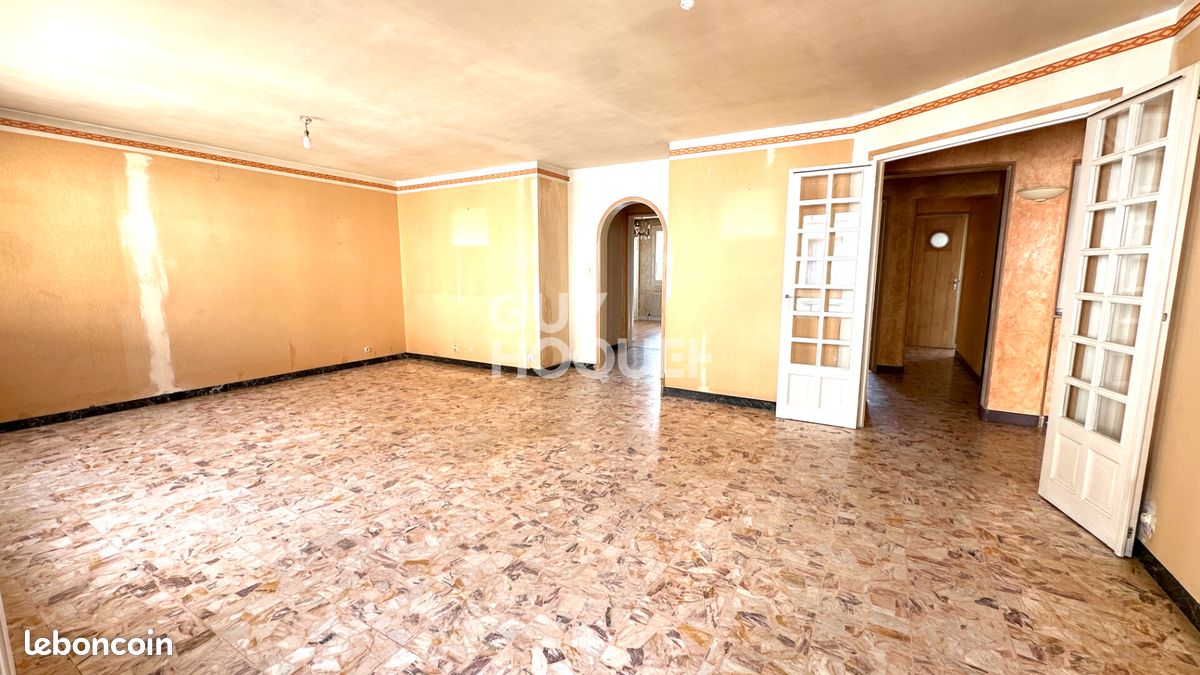 Appartement 4 pièces 100 m² · à Clermont-Ferrand · 100 m² · 160 000 €