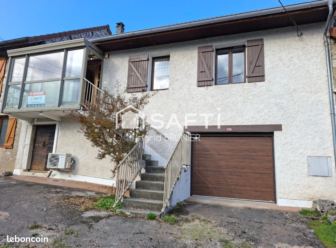 Maison 3 pièces 70 m² · à Saint-Pierre-de-Curtille · 70 m² · 207 000 €