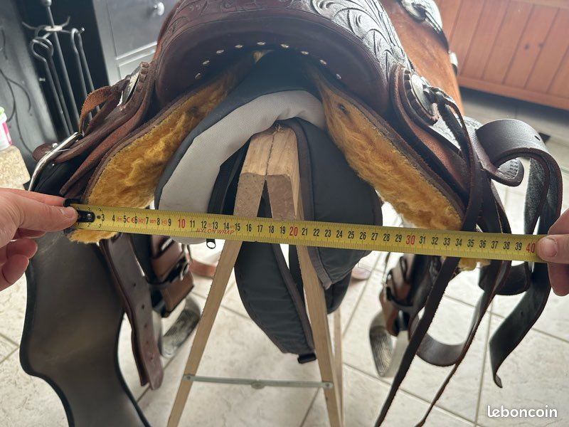 Lot de 4, 1-1/2 selle western argent antique concho lumineux avec vis 1/4