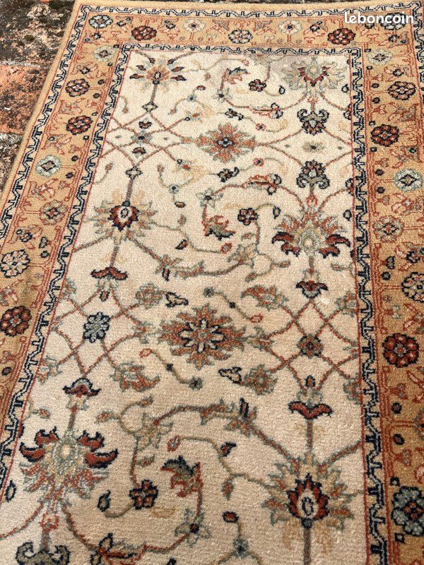 Ancien tapis caucasien Kazak en laine nouée à la main sur fond marron