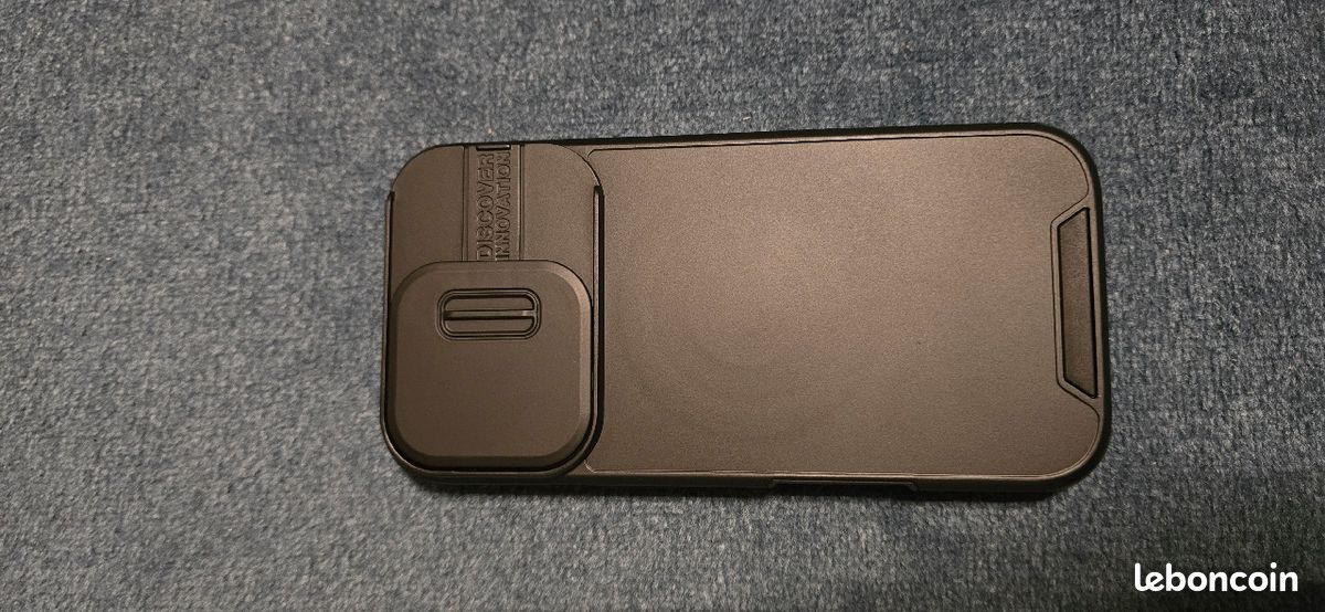 Coque iphone 16 pro (image 1)