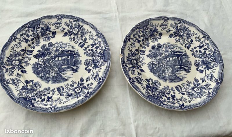 Lot de 2 assiettes plates vintage bleues et blanches en ironstone, 24 cm (image 1)