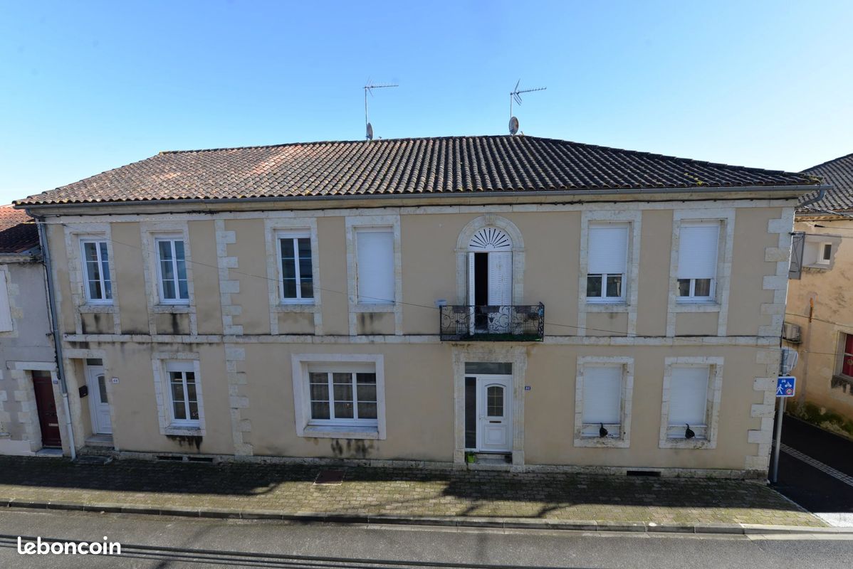 Local commercial 19 pièces 373 m² · à Vic-Fezensac · 373 m² · 349 000 €