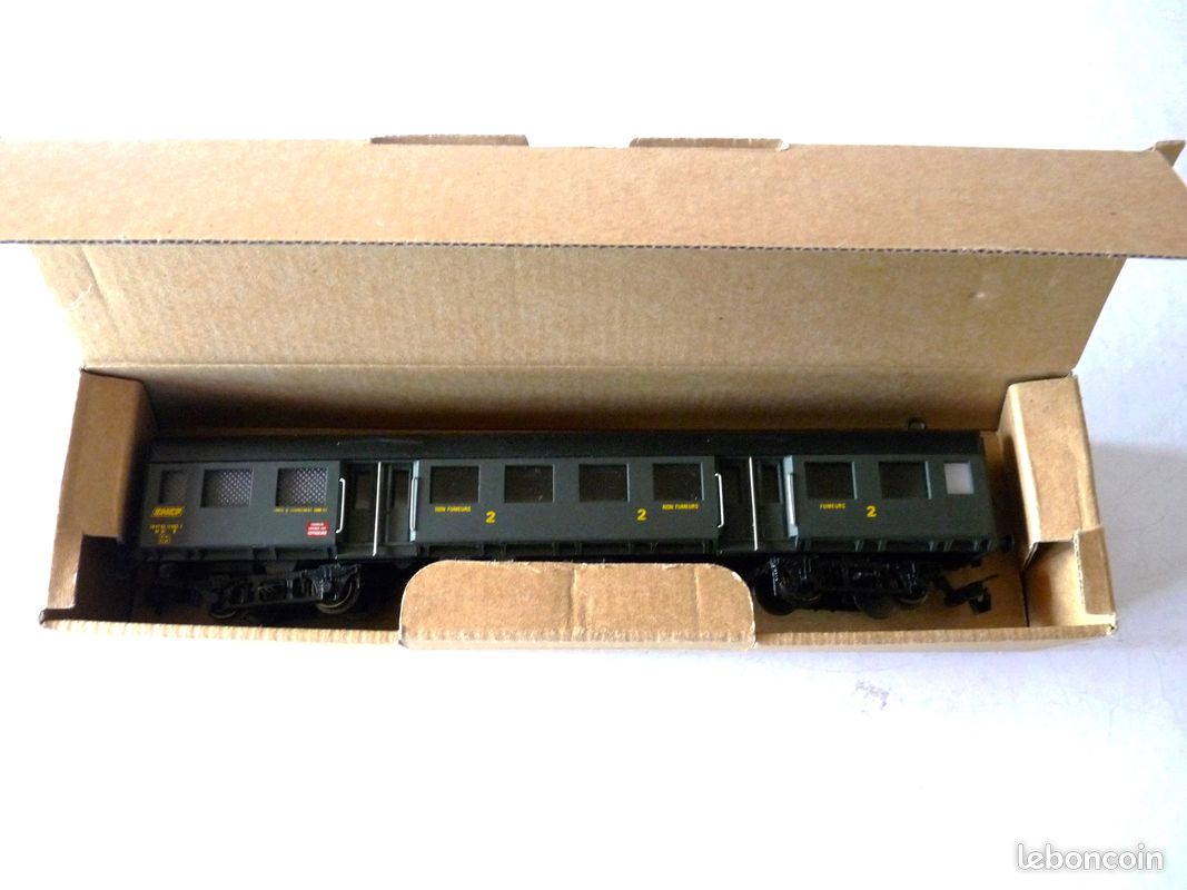LIMA HO - Fourgon UIC SNCF idem JOUEF ROCO EUR 27,00 - DE