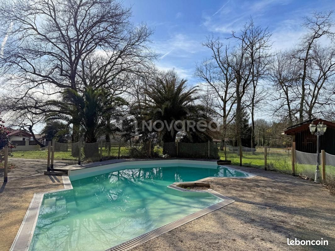 Maison 7 pièces 225 m² · à Dax · 225 m² · 560 000 €