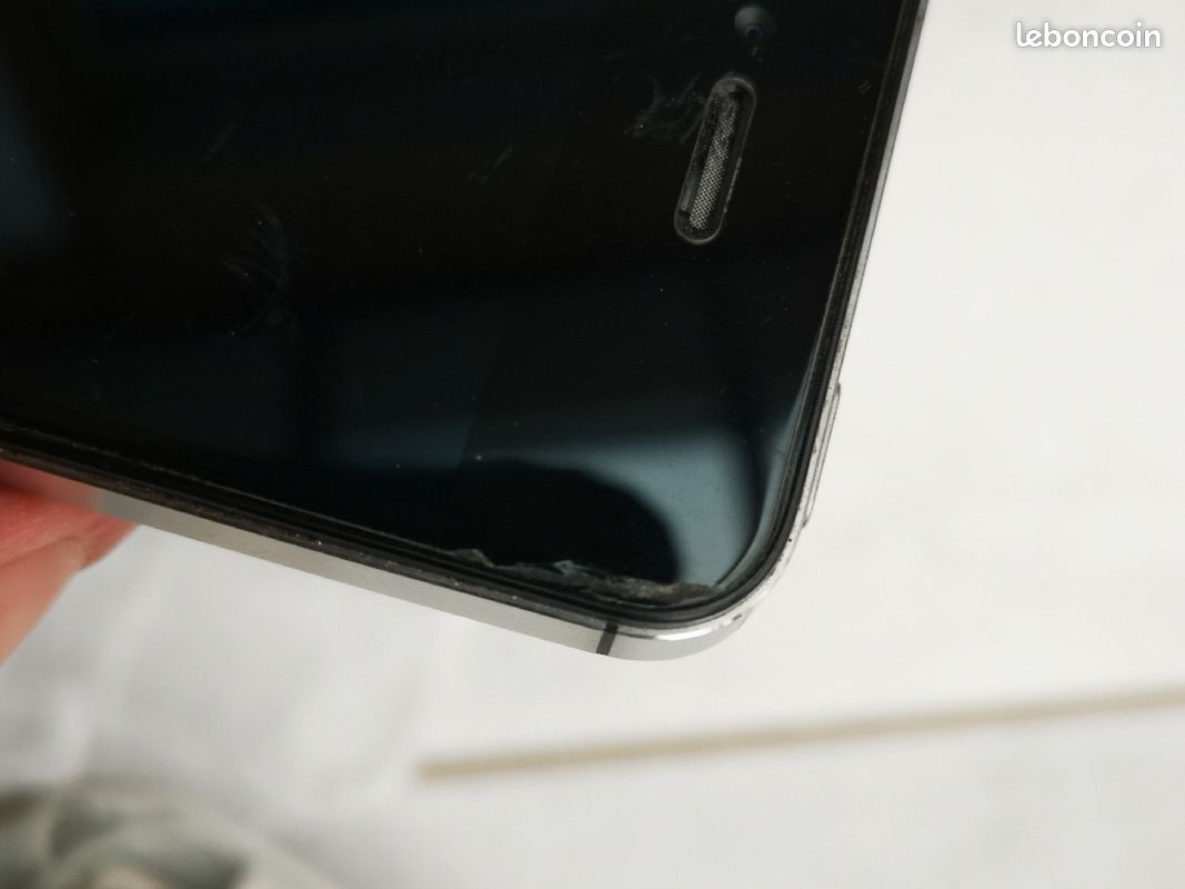 IPhone 4s (image 3)