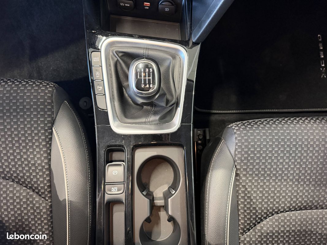 KIA XCeed 1.6 CRDi 136 ch MHEV iBVM6 Design (image 22)