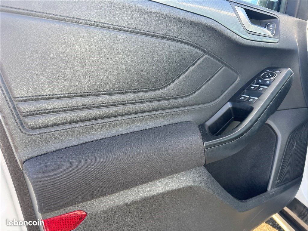Ford Focus IV ACTIVE 1.5 ECOBOOST 150 S&S Active Business (image 14)