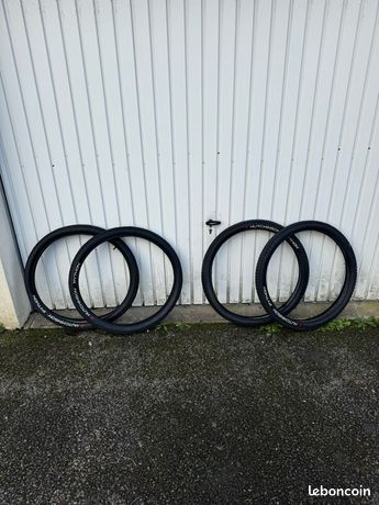 Paire De Pneus VTT Hutchinson Enduro Bulldog 26x2.30 – Neufs (lot De 2)