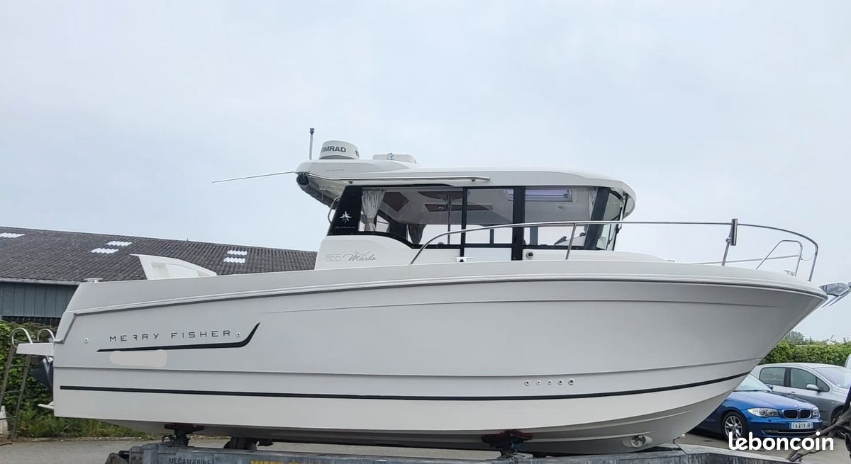 Jeanneau Merry Fisher 855 Marlin – 2x200cv Yamaha – Commande électrique (image 1)