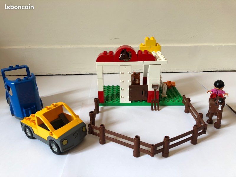 Lego Duplo 5648 Horse Stables LEGO DUPLO 5648 Horse Stables