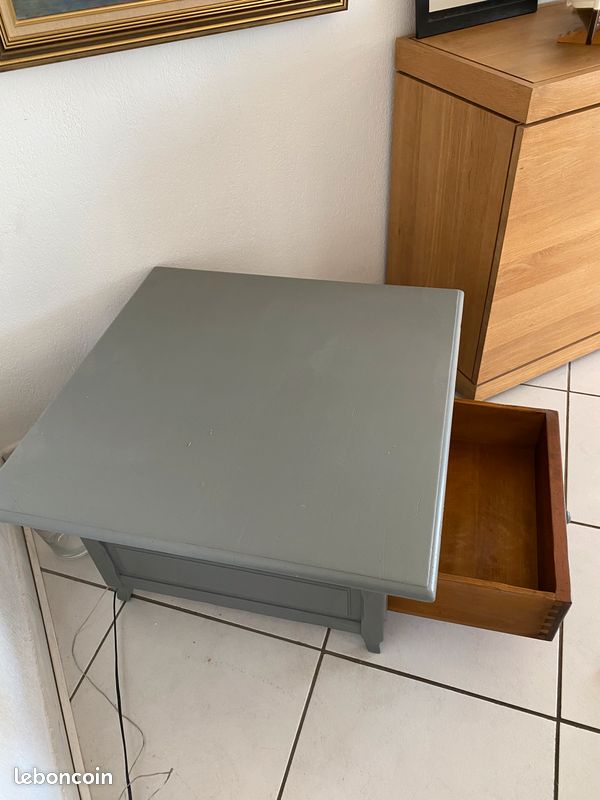 Table basse carré (image 1)