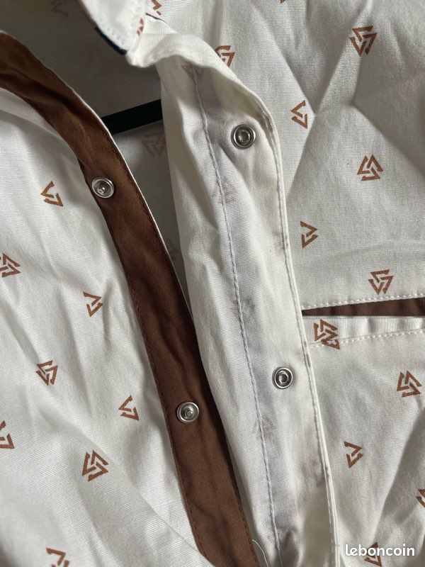 Chemise manche courte à motifs (image 4)