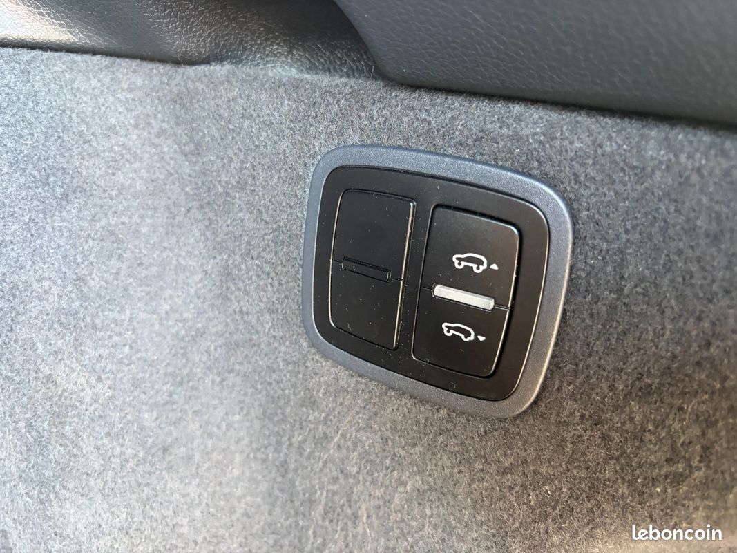 PORSCHE MACAN Turbo 3.6 V6 400 ch PDK avec CARPLAY / AUDIO BOSE / CAMERA (image 40)