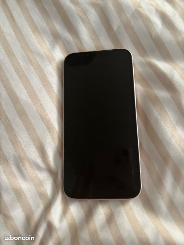 Vend iPhone 13 rose en très bonne état 📱 Prix : 250 (négociable dans la mesure du possible) Pour toute informations complémentaires n’hésitez pas à m’envoyer un message. N’hésitez pas à partager (image 5)