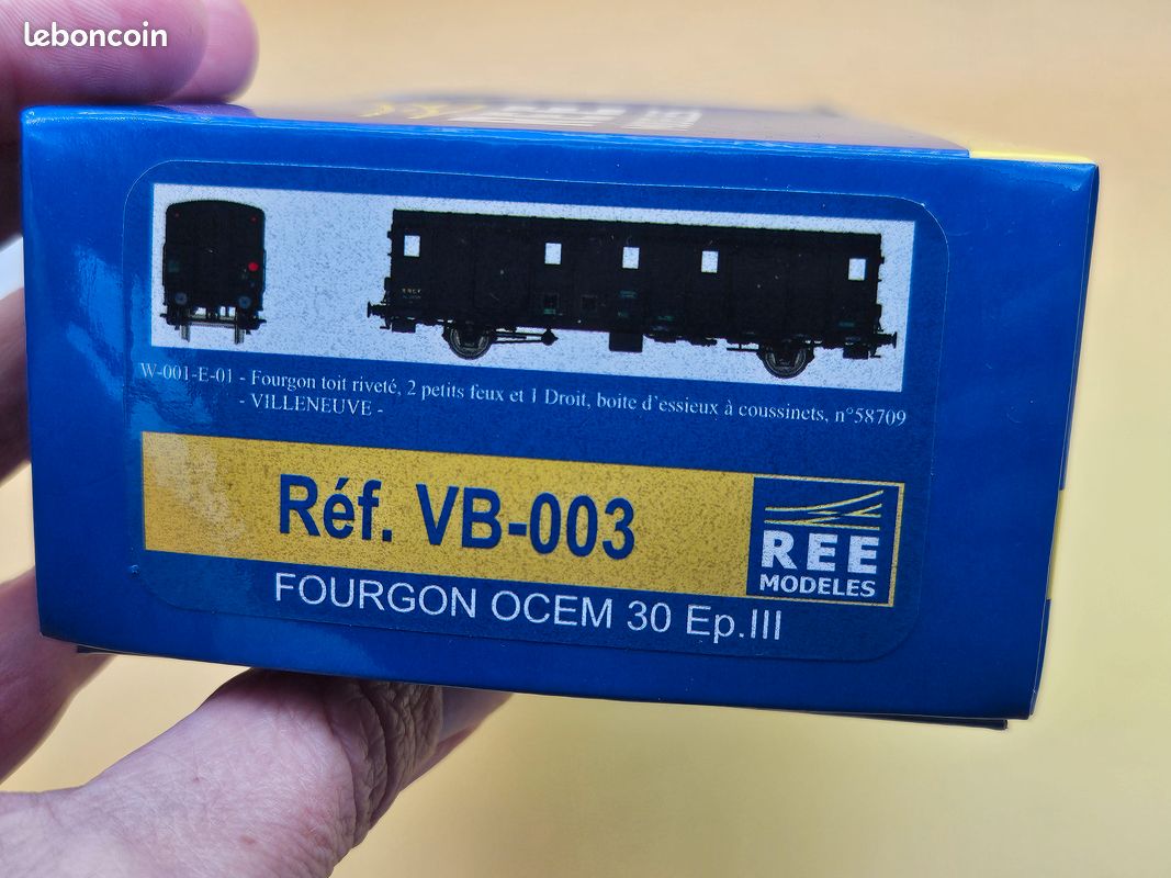 REE VB-001 Fourgon OCEM 30 HO ép. III SNCF Avec éclairage - Modélisme Ferroviaire