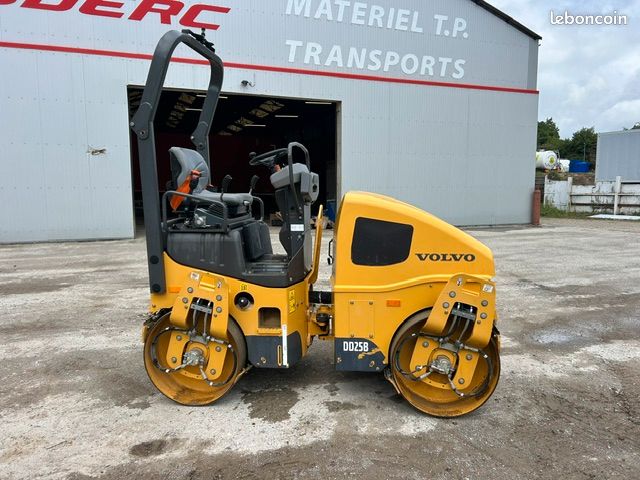 Rouleau compacteur double bille volvo dd25b (image 2)