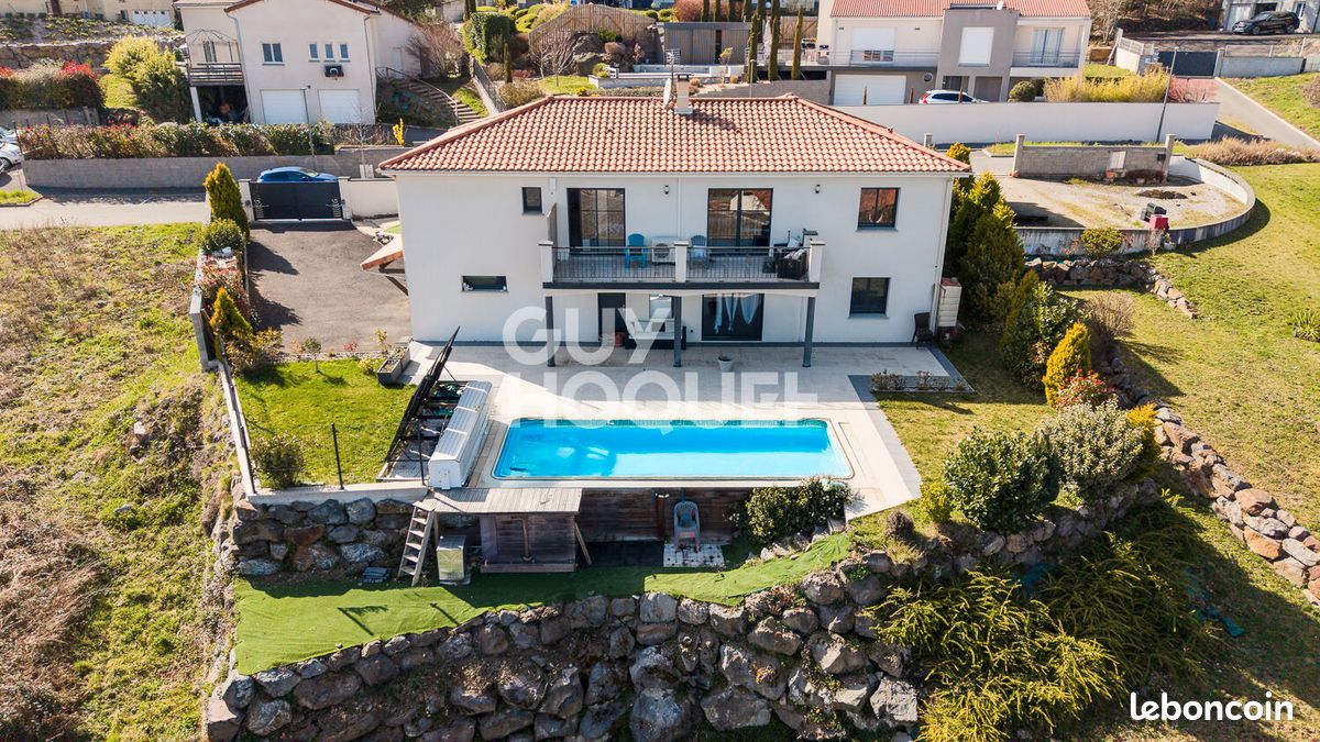 Maison 5 pièces 185 m² · à Orcines · 185 m² · 689 000 €