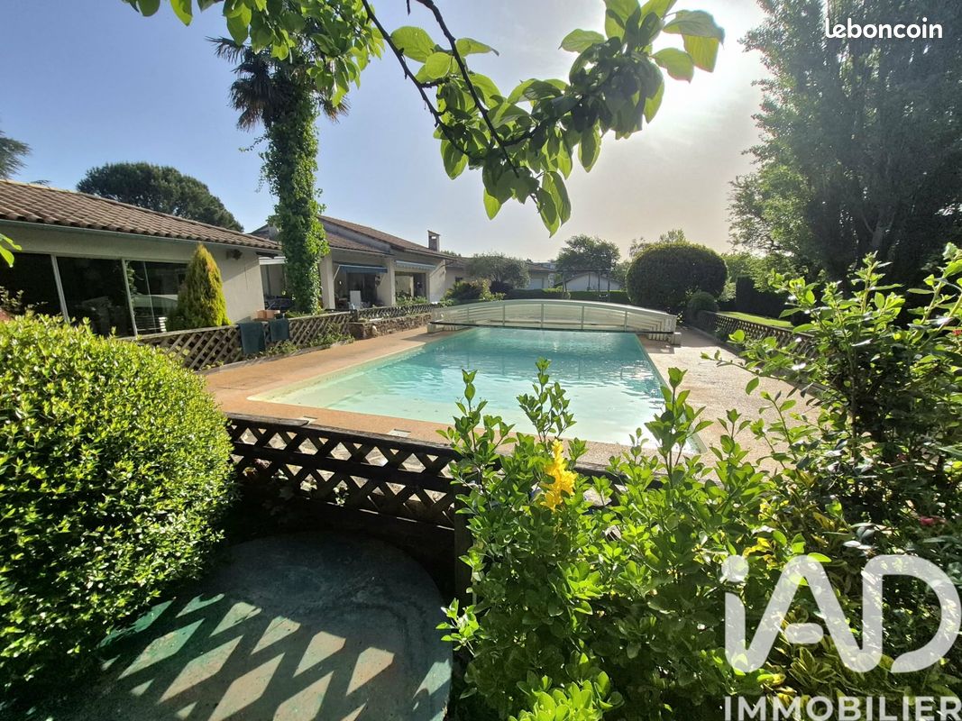 Maison 7 pièces 227 m² · à Mazamet · 227 m² · 650 000 €