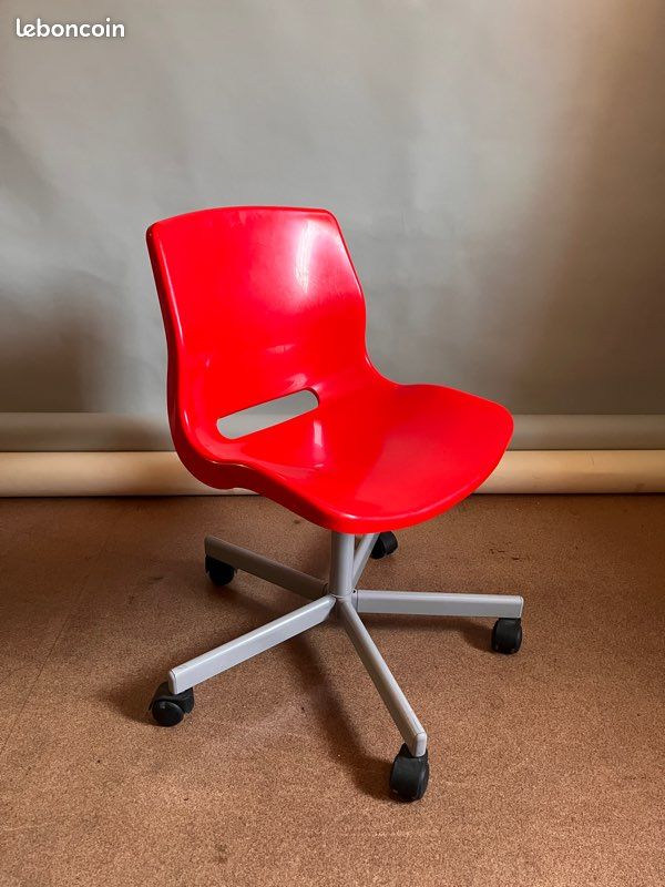 Chaise réglable rouge (image 1)