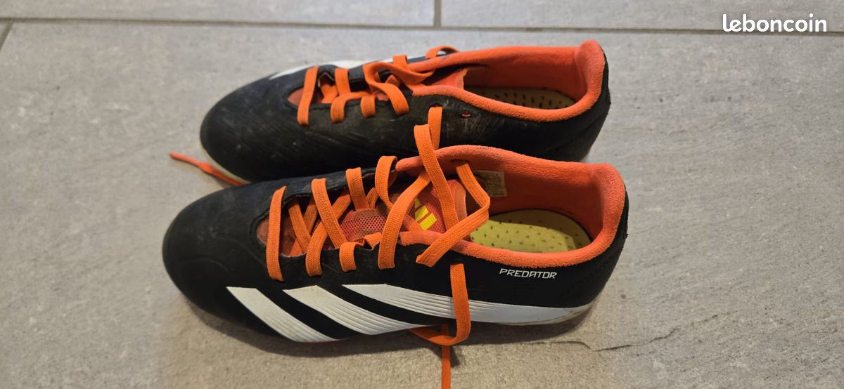 Chaussures Foot Adidas Predator Taille 33 (image 1)