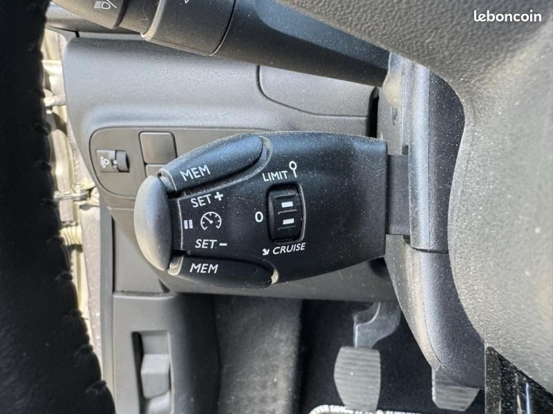 Citroen C3 1.2 PureTech 110 ELLE / GARANTIE 12 MOIS (image 24)