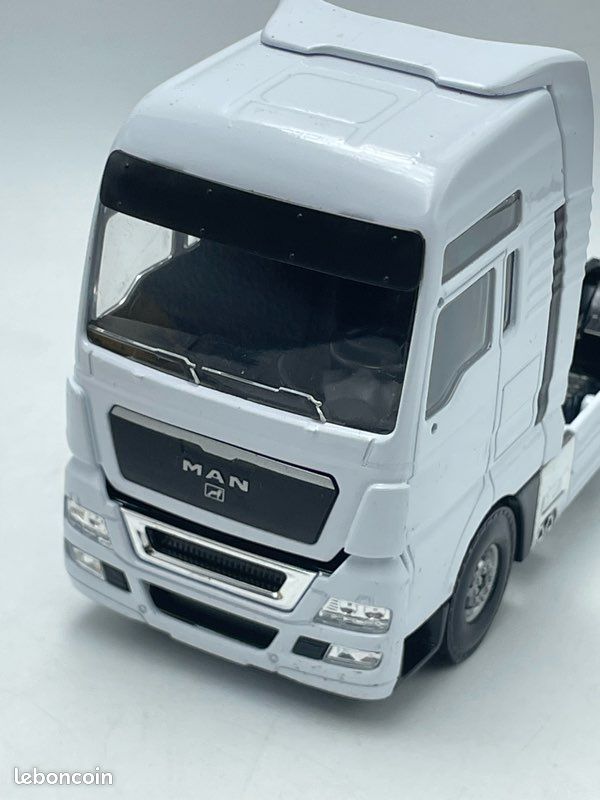 Camion Miniature MAN 4x2 Blanc - Échelle 1/50 - Marque JOAL - Réf. AKI0317 - Neuf Sans Boîte