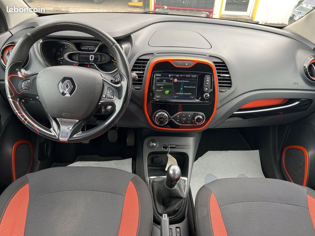 Renault CAPTUR 1.5 DCI 90CH STOP&START ENERGY INTENS ECO² (image 11)