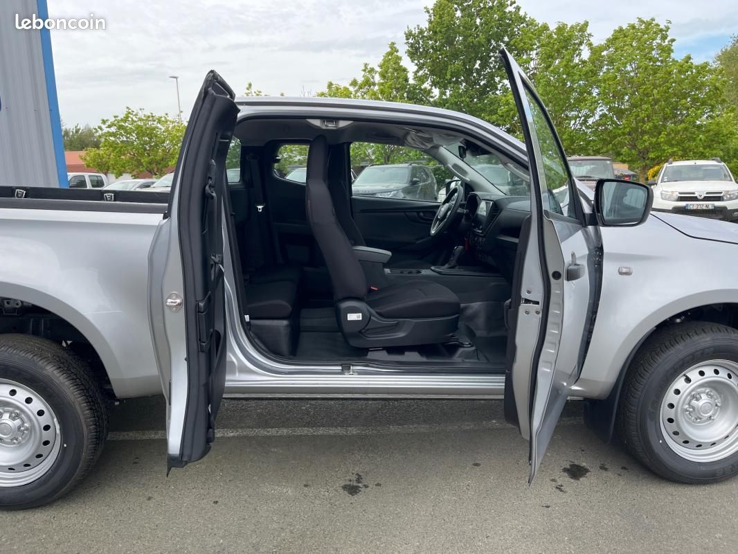 Isuzu D-max *31 658 HT* N60 SPACE CAB 1.9 164 CH 4X4 BVA B (image 13)