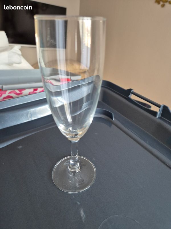 Verres / flûtes Neufs (image 1)
