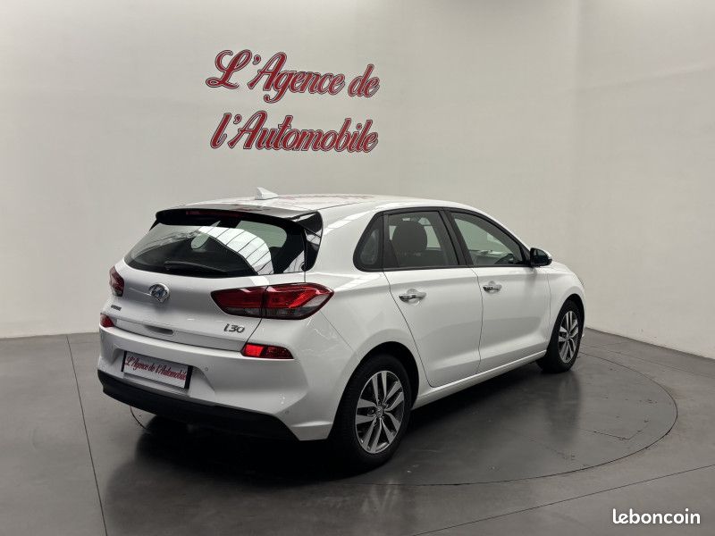 Hyundai I30 1.6 crdi 110 ch Edition 1 / Caméra / GPS / Radar / Climatisation Auto / Ecran / (image 8)