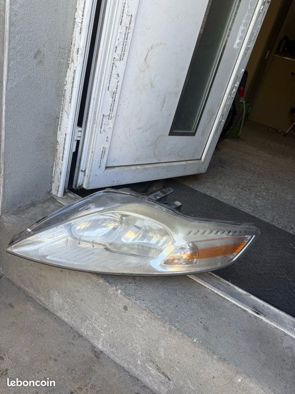 Phare gauche Ford Mondeo (image 1)