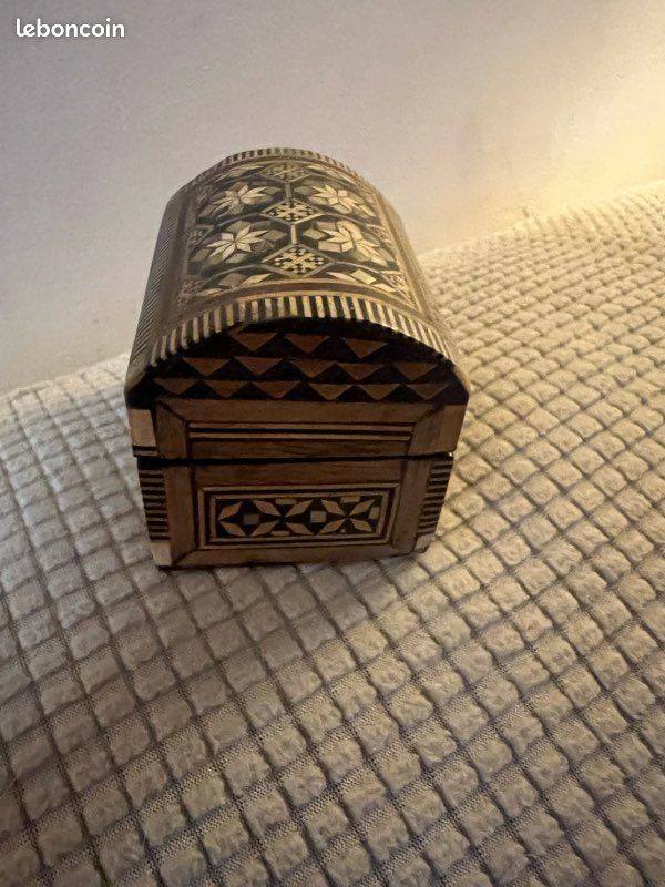 Petit coffre en marqueterie (image 5)