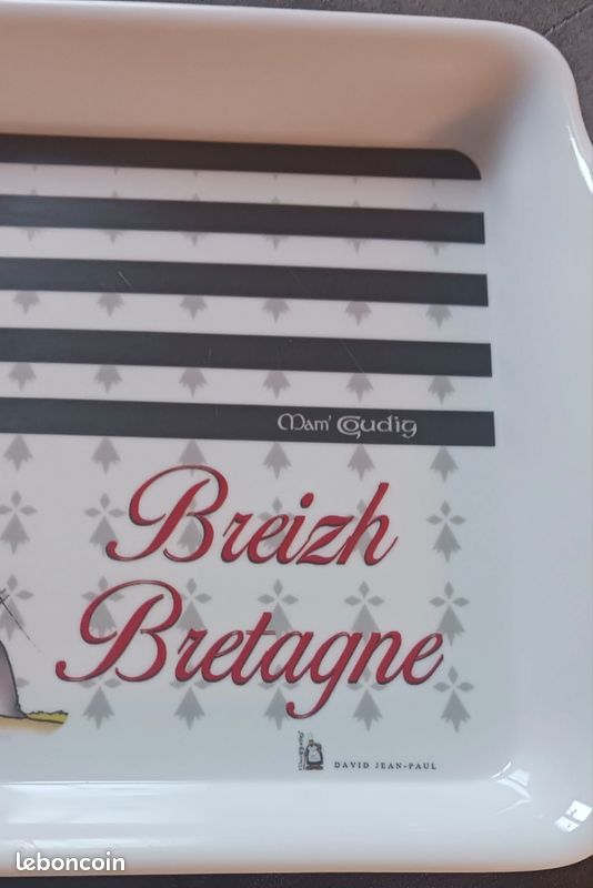Plat à Cake YOUEN Céramique, Décor Breton Fait Main - Fabrication Française