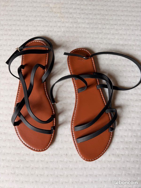 Sandales noire neuve taille 43 (image 1)