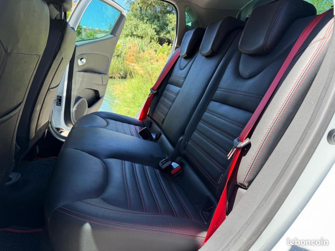 RENAULT CLIO 1.6 Energy - 220 - BV EDC IV BERLINE R.S. Trophy PHASE 2 (image 17)