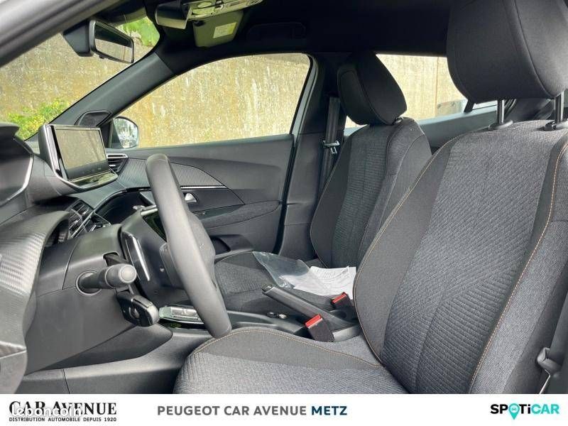 PEUGEOT 2008 Hybrid 145 e-DCS6 Style (image 9)
